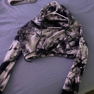 CROP TOP HOODIE